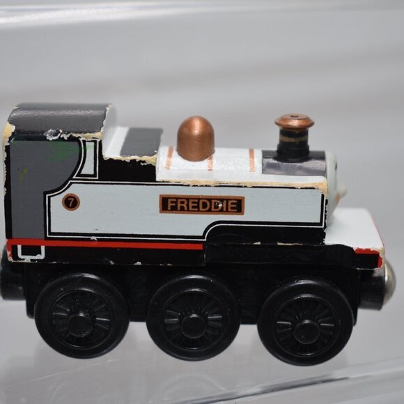 2003 Fearless Freddie Pink Cheeks Thomas & Friends Wooden Railway Train Engine - Picture 9 of 11